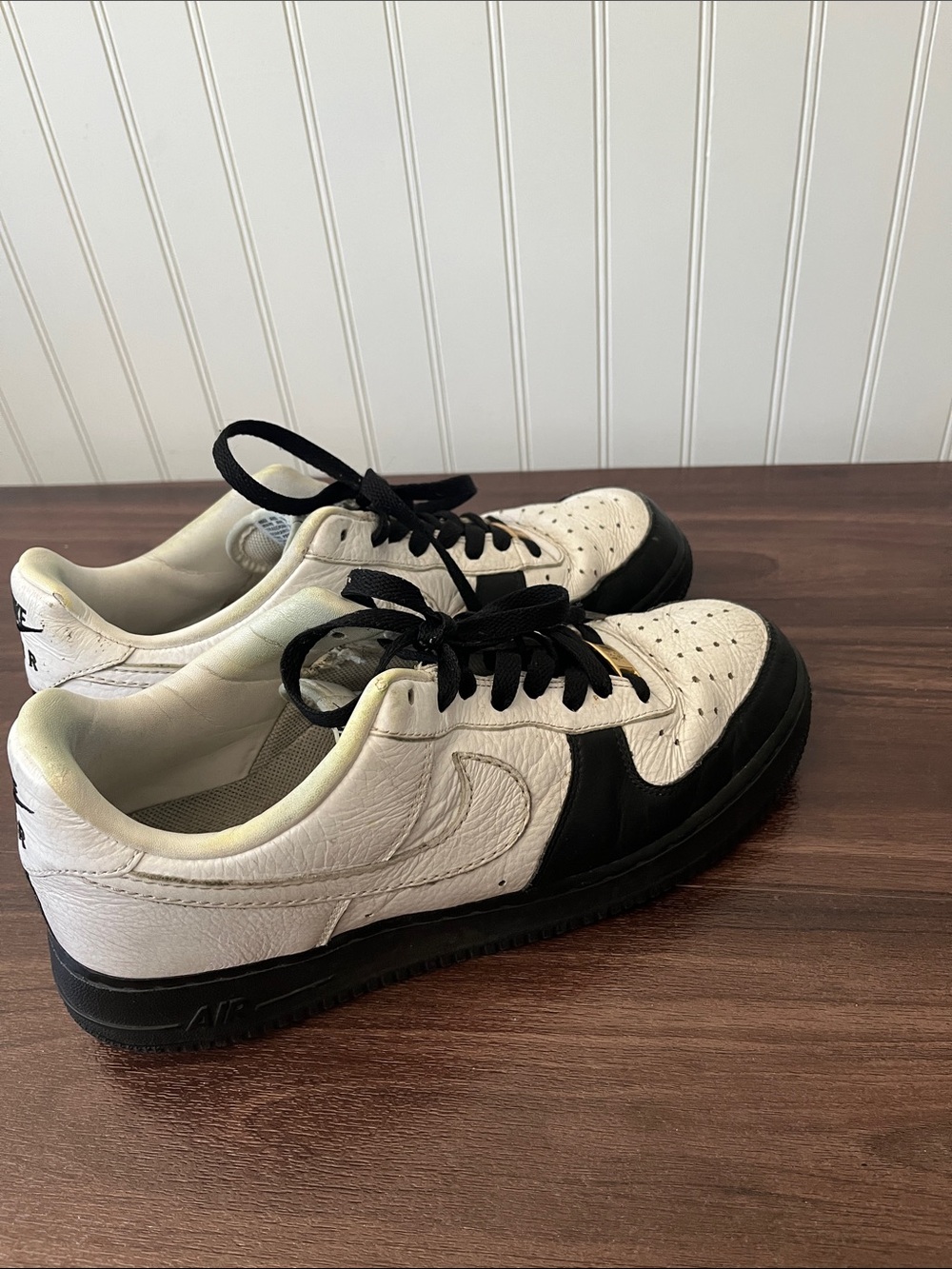 Nike Low-Top Sneakers White and Black Nike Air Force 1 Low